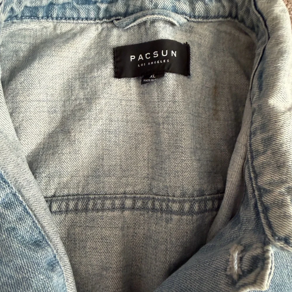 PacSun Light Blue Denim Jacket with Red Floral Embroidery - Picture 3 of 4